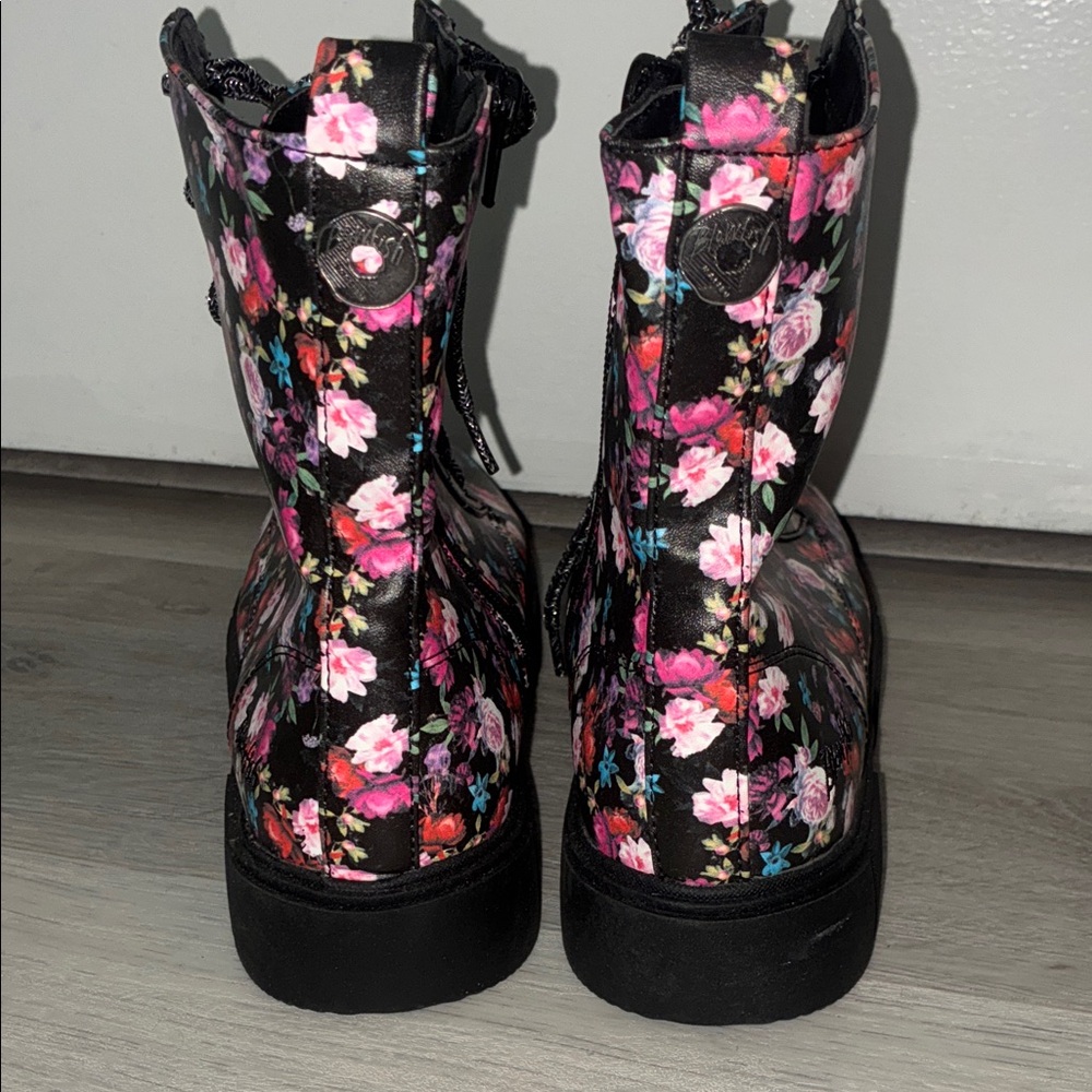 Blowfish Malibu Kids Floral Combat Boots – Girls Size 5 - Picture 4 of 6